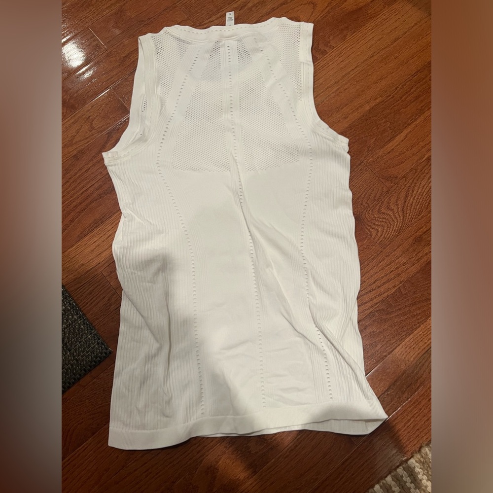 ATHLETA form fitting mesh blend workout tops black & white set nwot size small - Picture 4 of 7